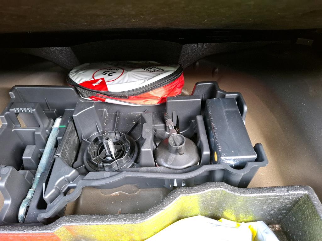 Peugeot 2008 PureTech 130 S&S EAT8 GT 2021