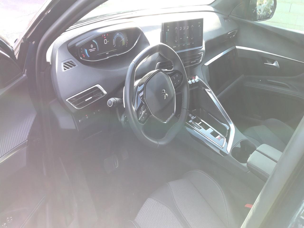 Foto Peugeot 3008 Plug-in Hybrid 3