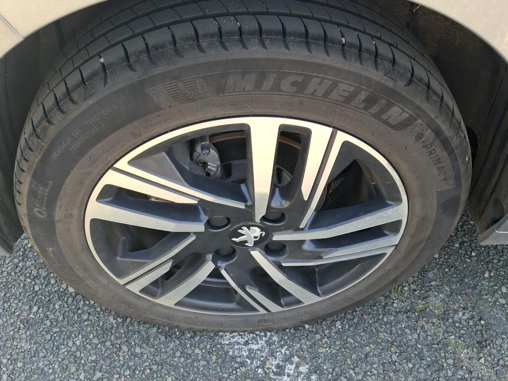 Peugeot 208 PureTech 100 S&S EAT8 Style 2023
