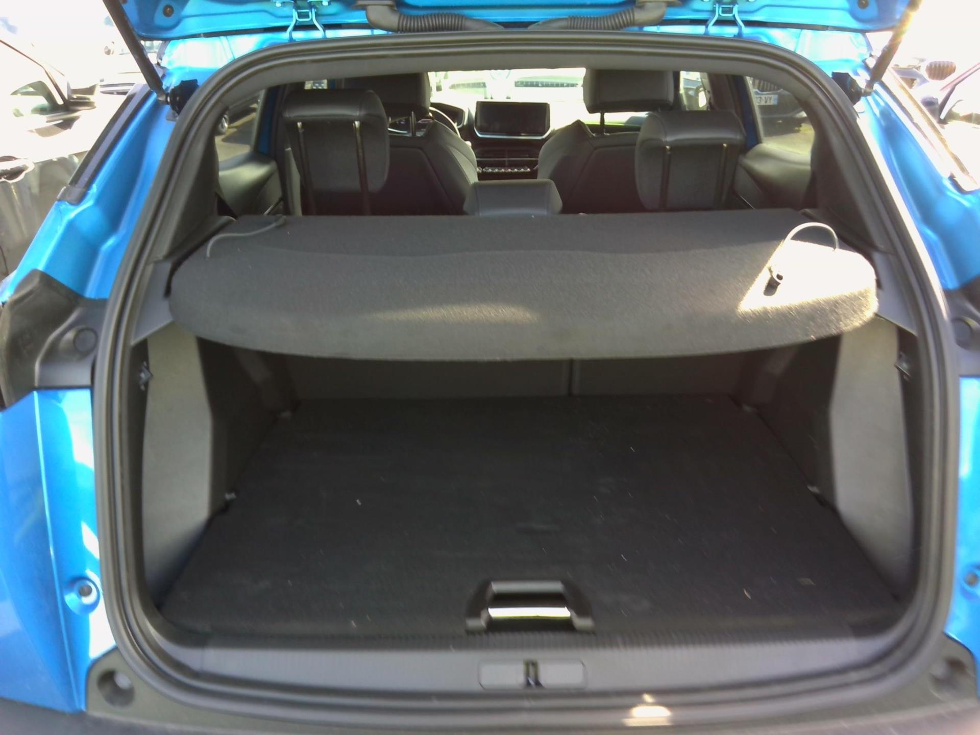 Peugeot 2008 Hybrid 136 e-DCS6 GT 2024