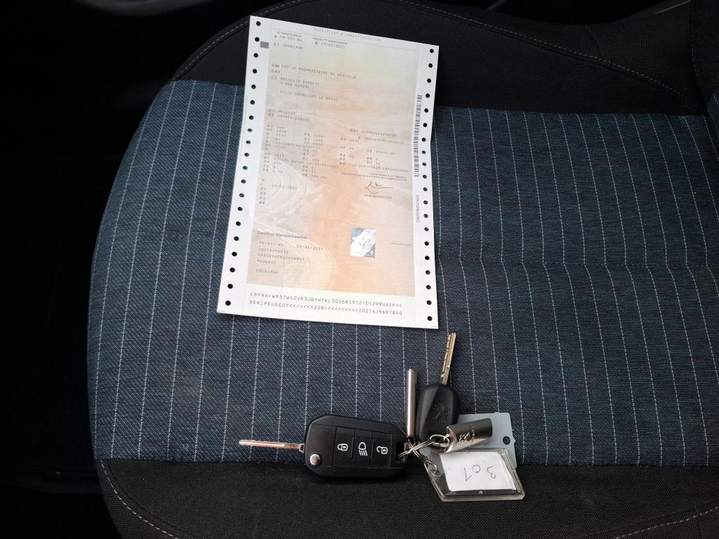 Peugeot 208 BLUEHDI 100 S&S BVM6 PREMIUM PACK 2021