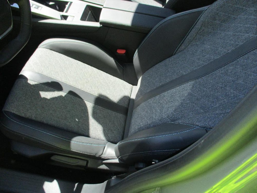 Foto Peugeot 408 17