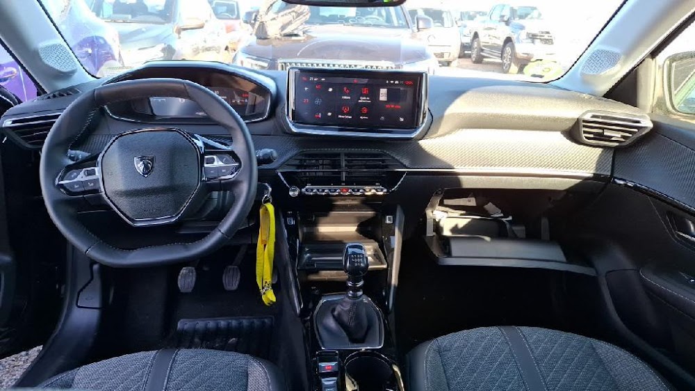 Foto Peugeot 208 14