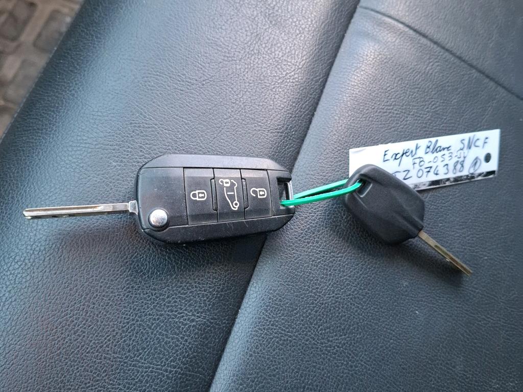 Peugeot EXPERT FGN TOLE STANDARD 2.0  BLUEHDI 120 S&S BVM6 PREMIUM 2018