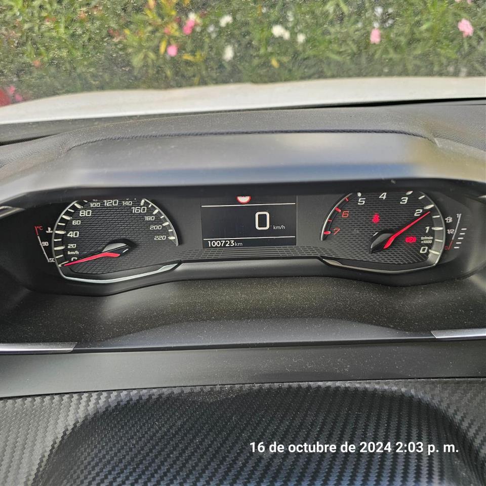 Foto Peugeot 2008 8