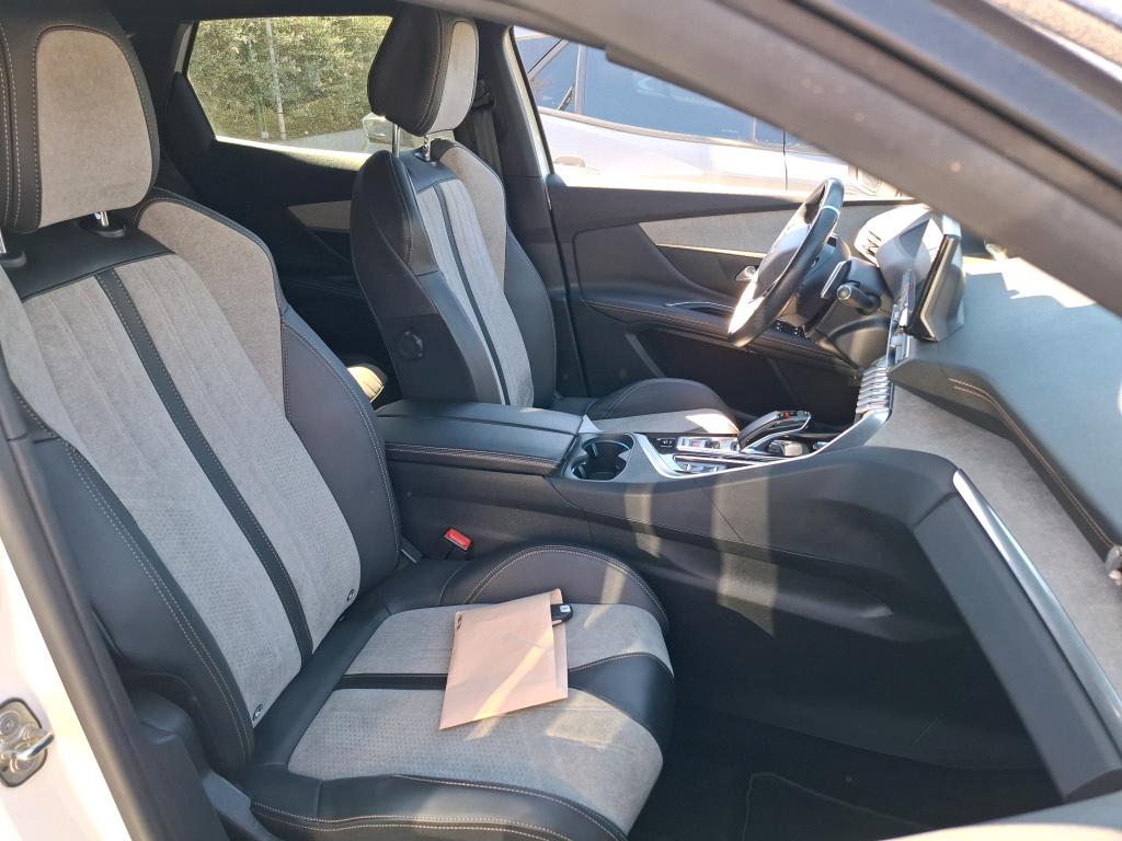 Peugeot 3008 Hybrid4 300 e-EAT8 GT 2021