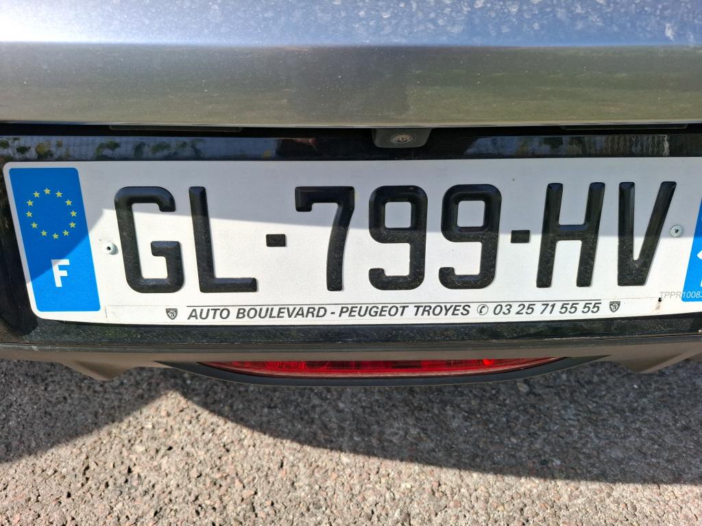 Peugeot 208 BlueHDi 100 S&S BVM6 Allure 2022