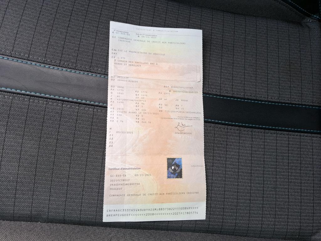 Peugeot 2008 BlueHDi 130 S&S EAT8 Allure Business 2021