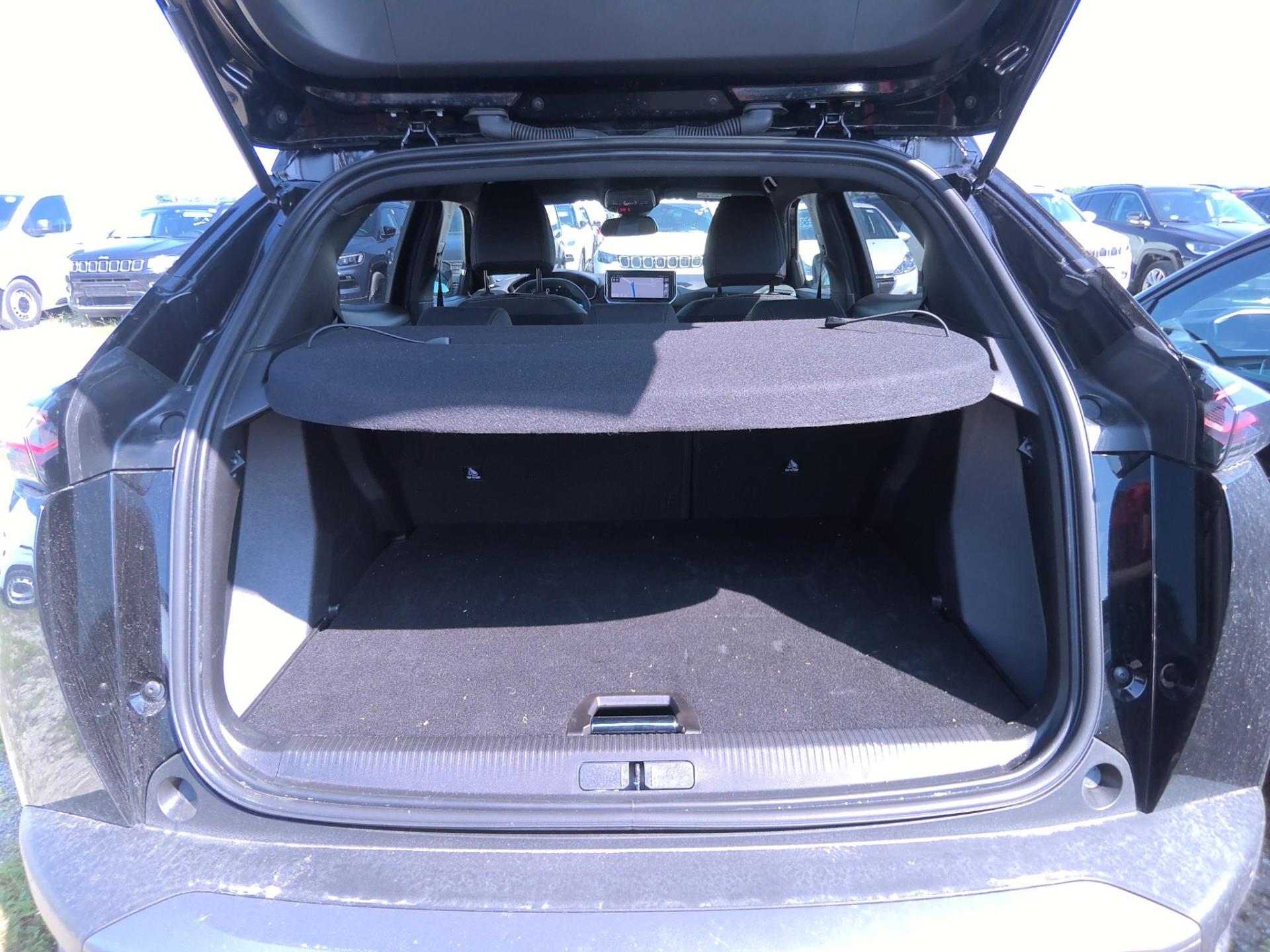 Peugeot 2008 Hybrid 145 e-DCS6 Allure 2025