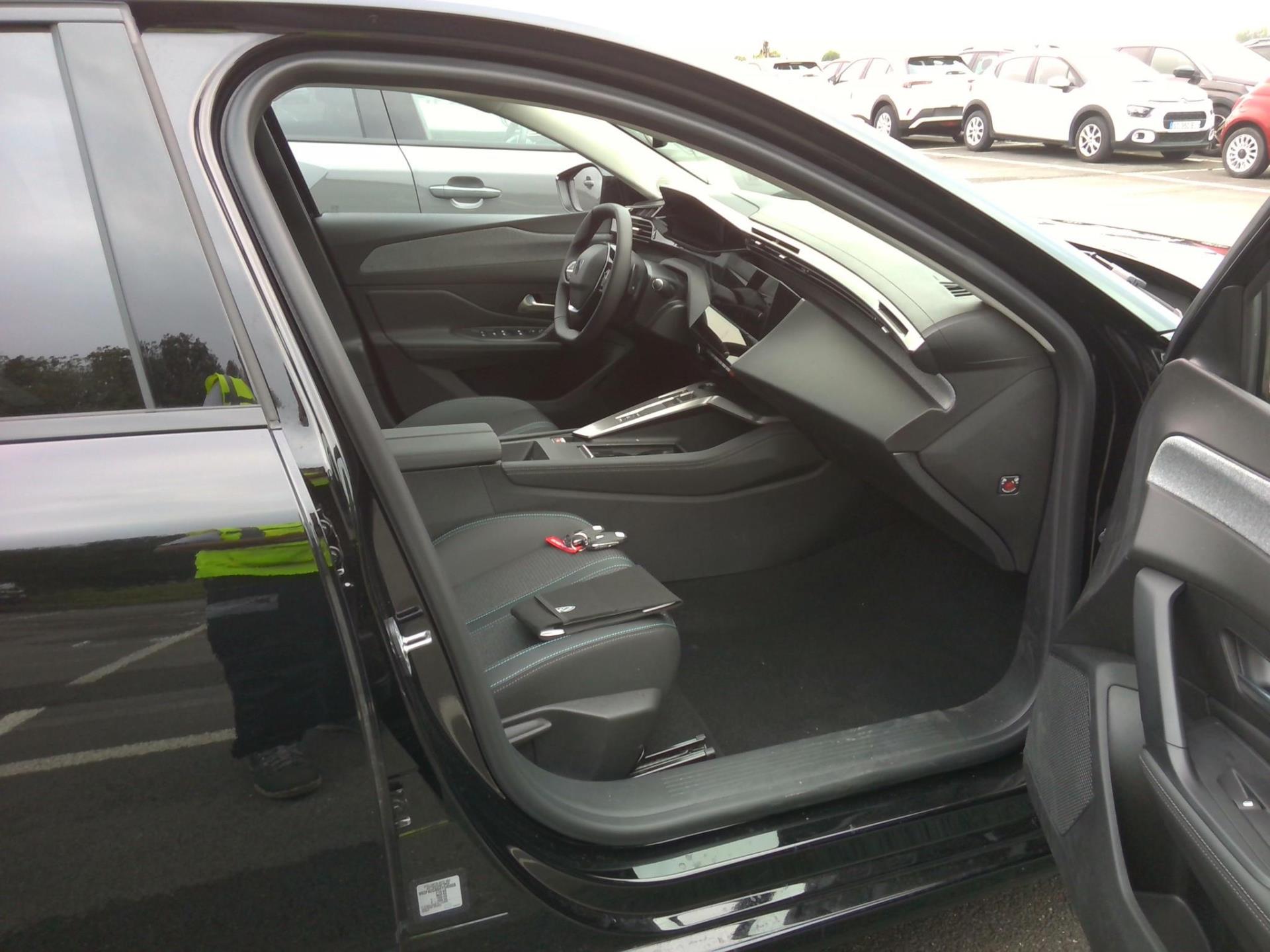 Peugeot 308 SW PHEV 180 e-EAT8 Allure 2024