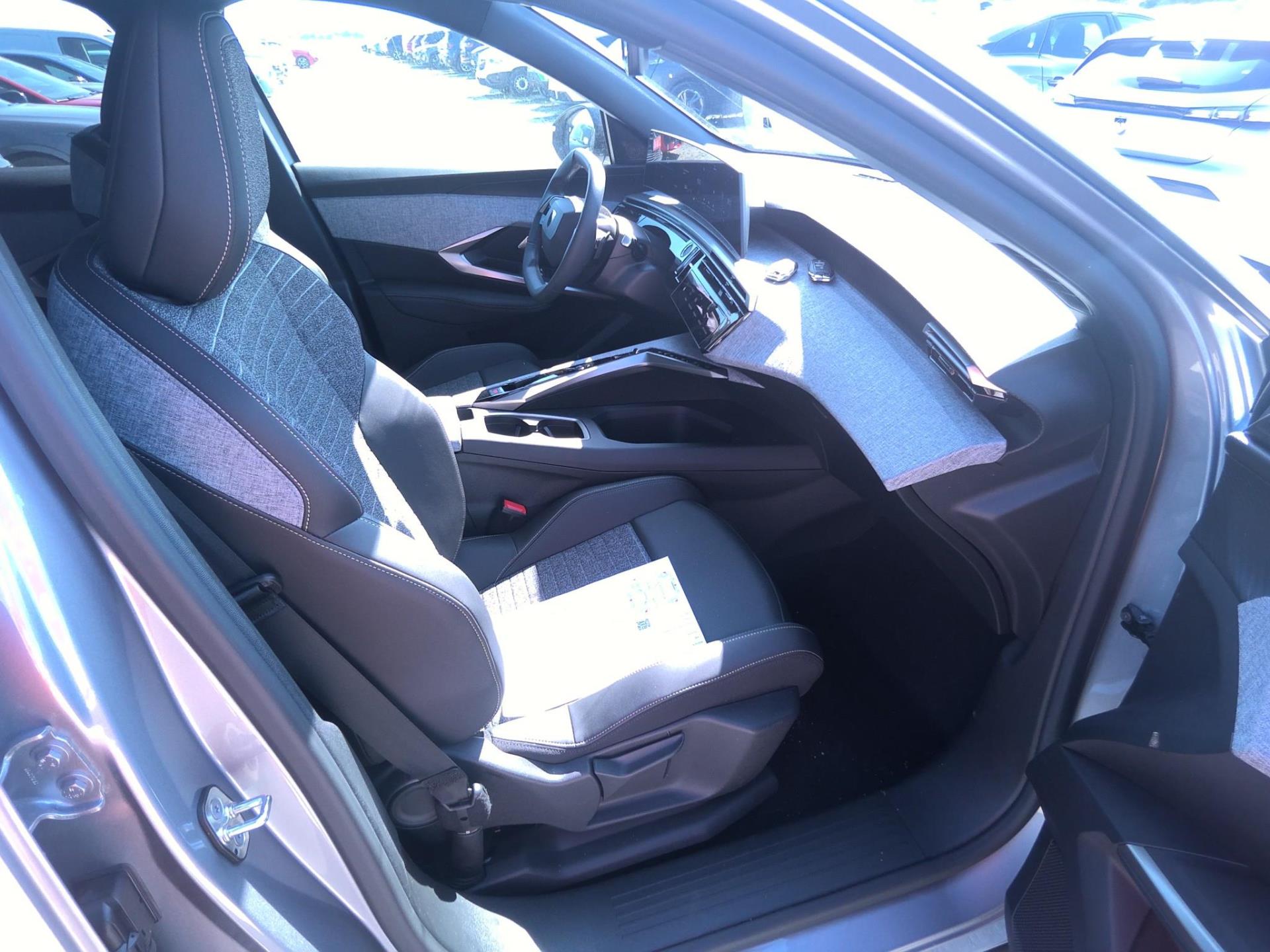 Peugeot 3008 Hybrid 145 e-DCS6 Allure 2025