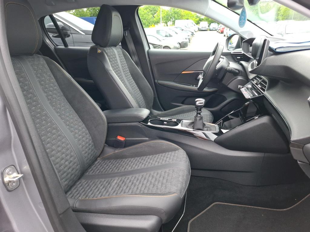 Peugeot 208 PureTech 100 S&S BVM6 Roadtrip 2022