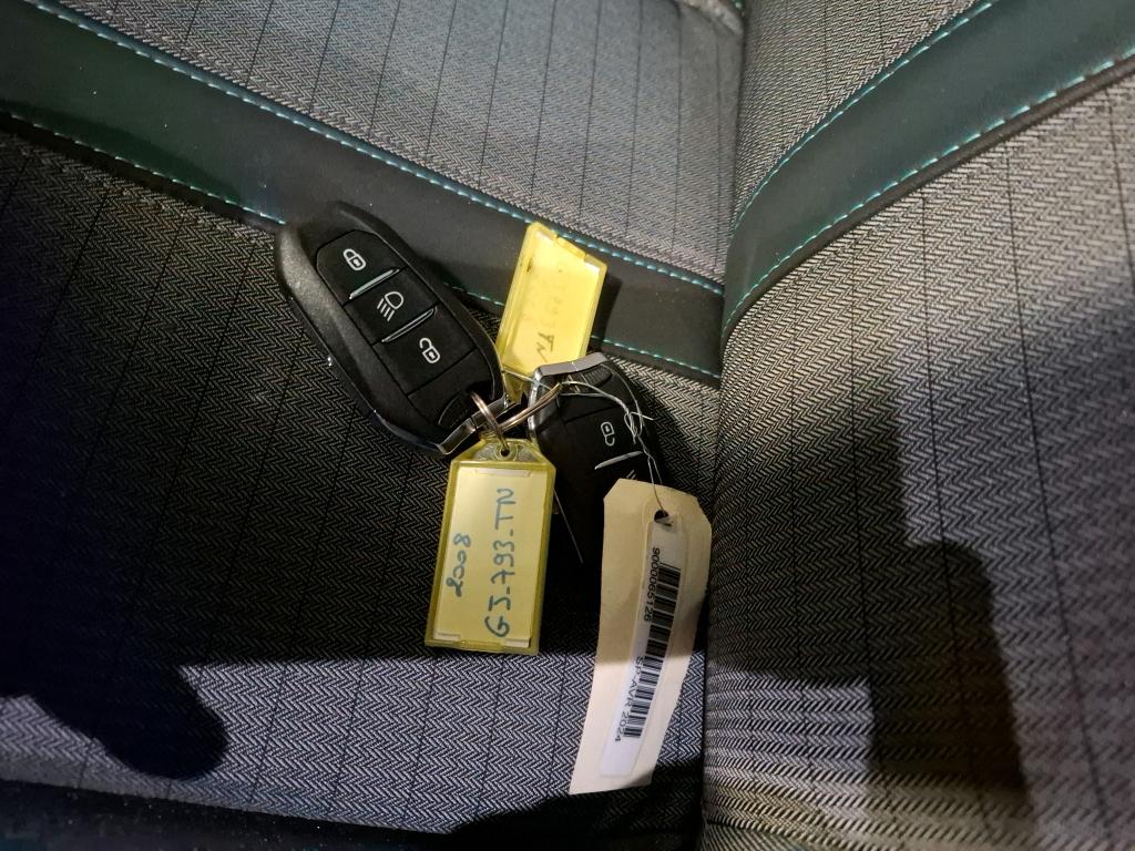 Peugeot 2008 PureTech 100 S&S BVM6 Allure Pack 2022