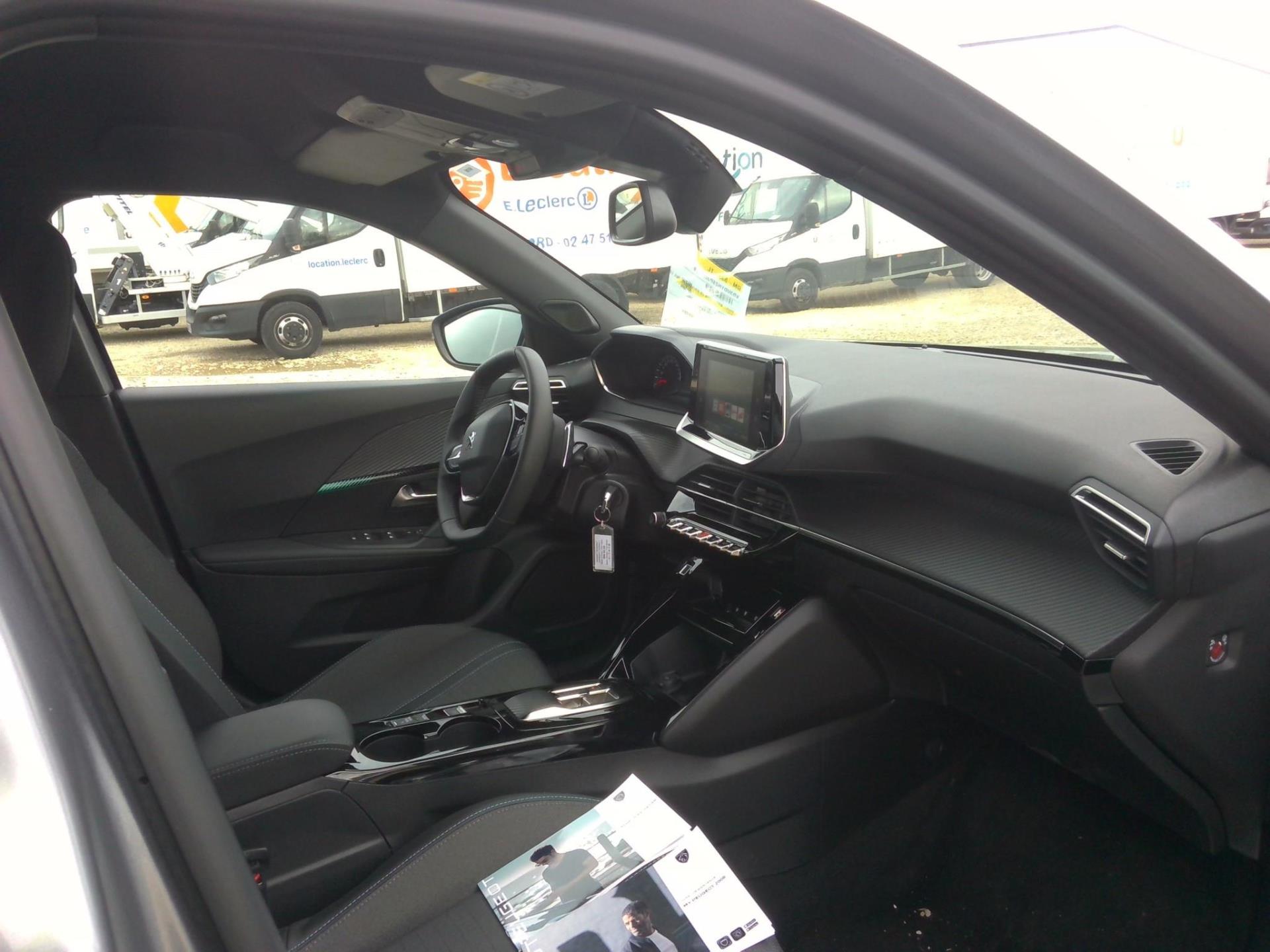 Peugeot 2008 BlueHDi 130 S&S EAT8 Allure 2023