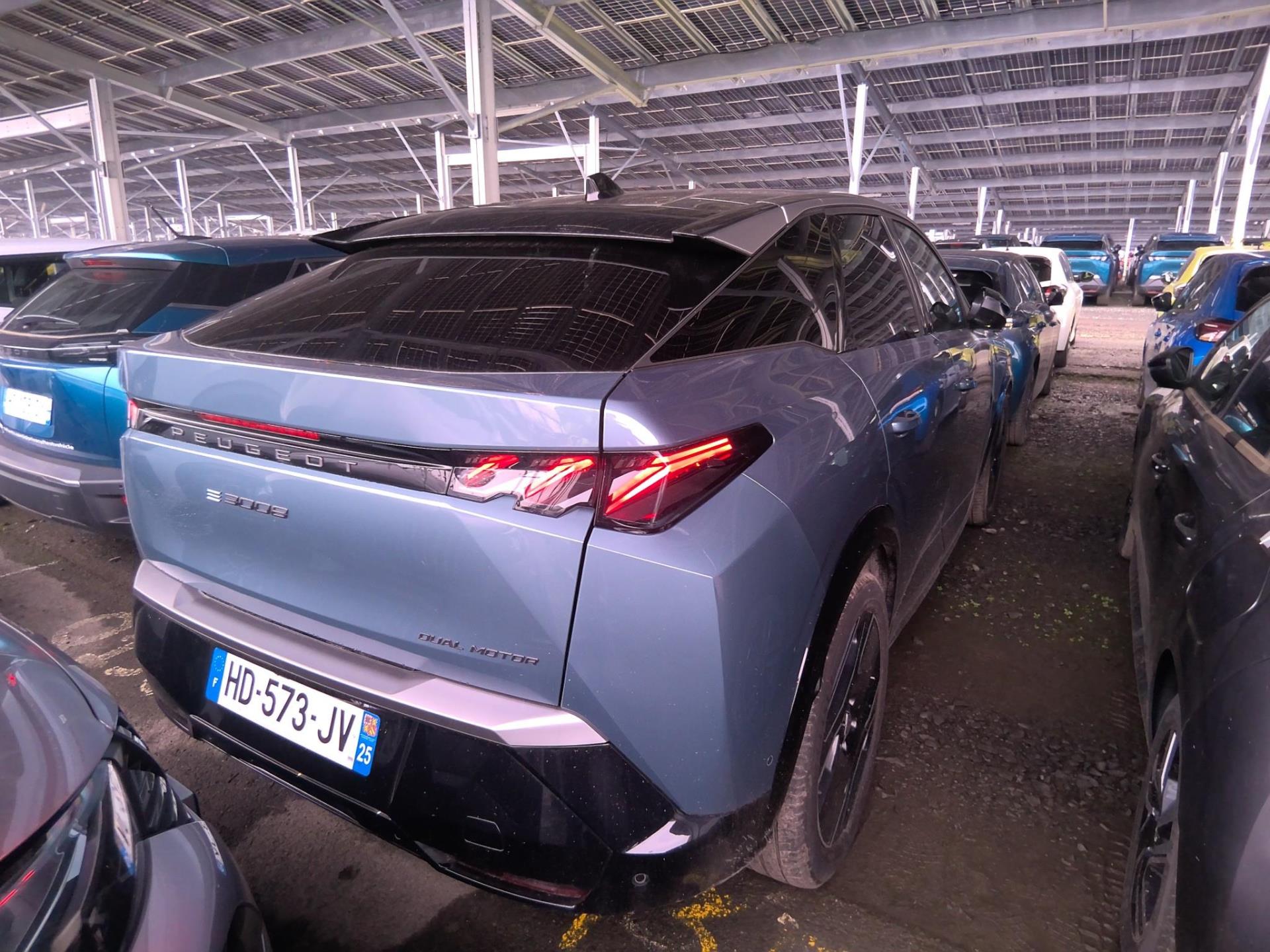 Peugeot 3008 Electrique 325 ch 4x4 73 kWh Dual Motor First Edition 2025