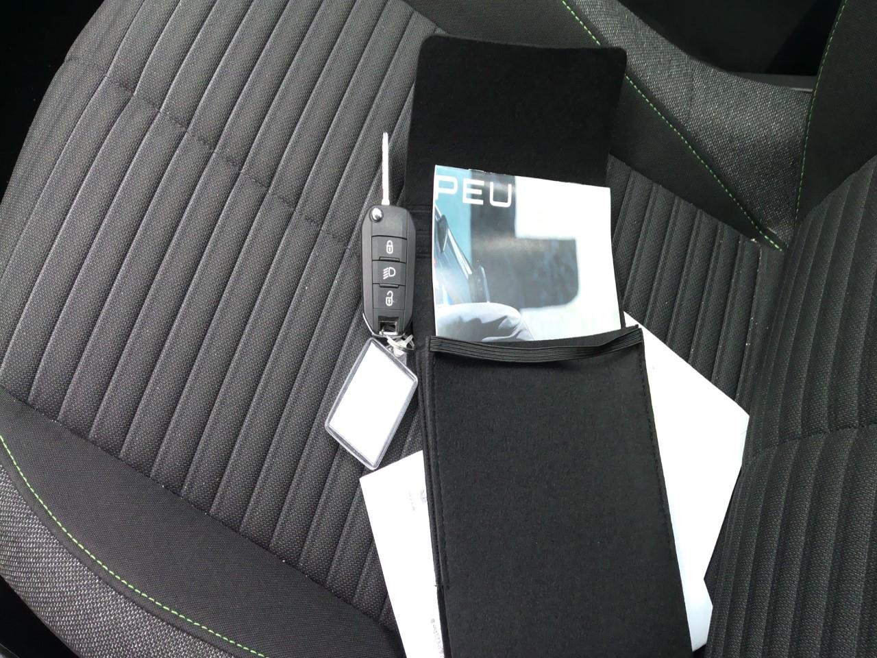 Foto Peugeot 208 9