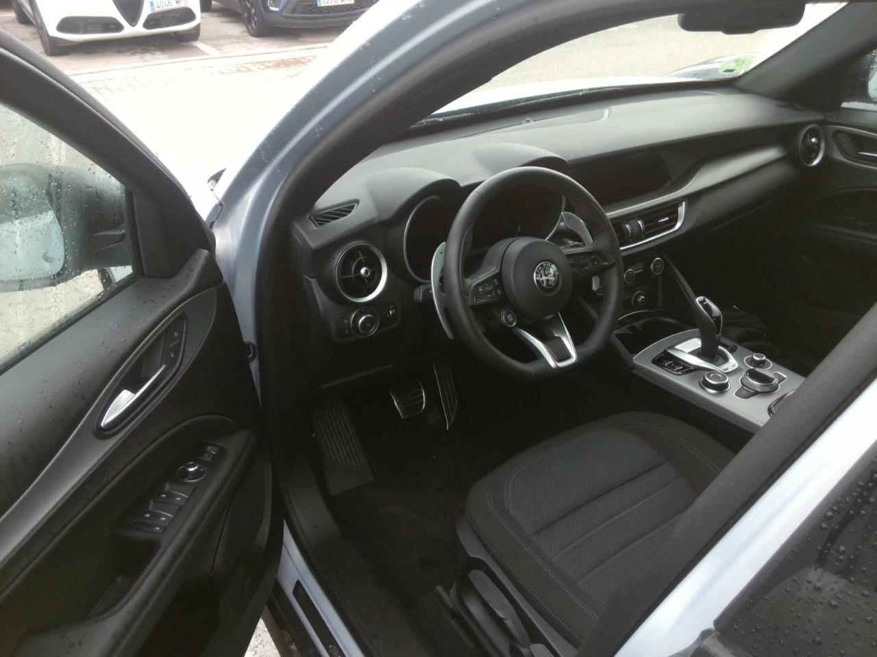 Foto Alfa Romeo Stelvio 2