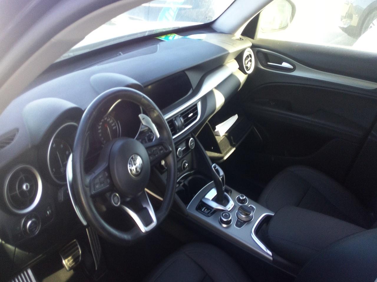 Foto Alfa Romeo Stelvio 3