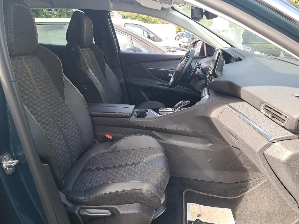 Peugeot 3008 Hybrid 225 e-EAT8 Roadtrip 2021