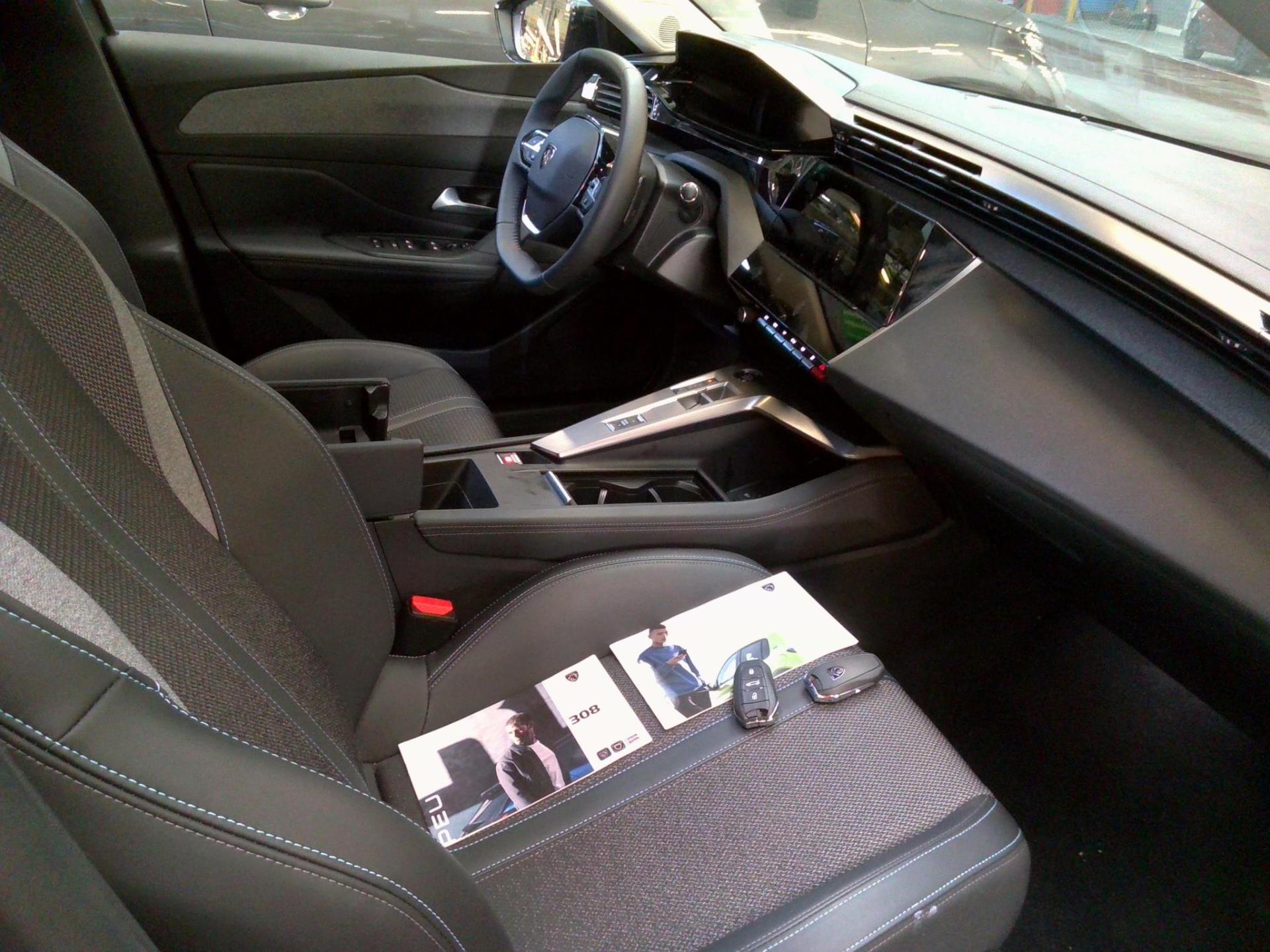 Peugeot 308 SW PHEV 180 e-EAT8 Allure 2024