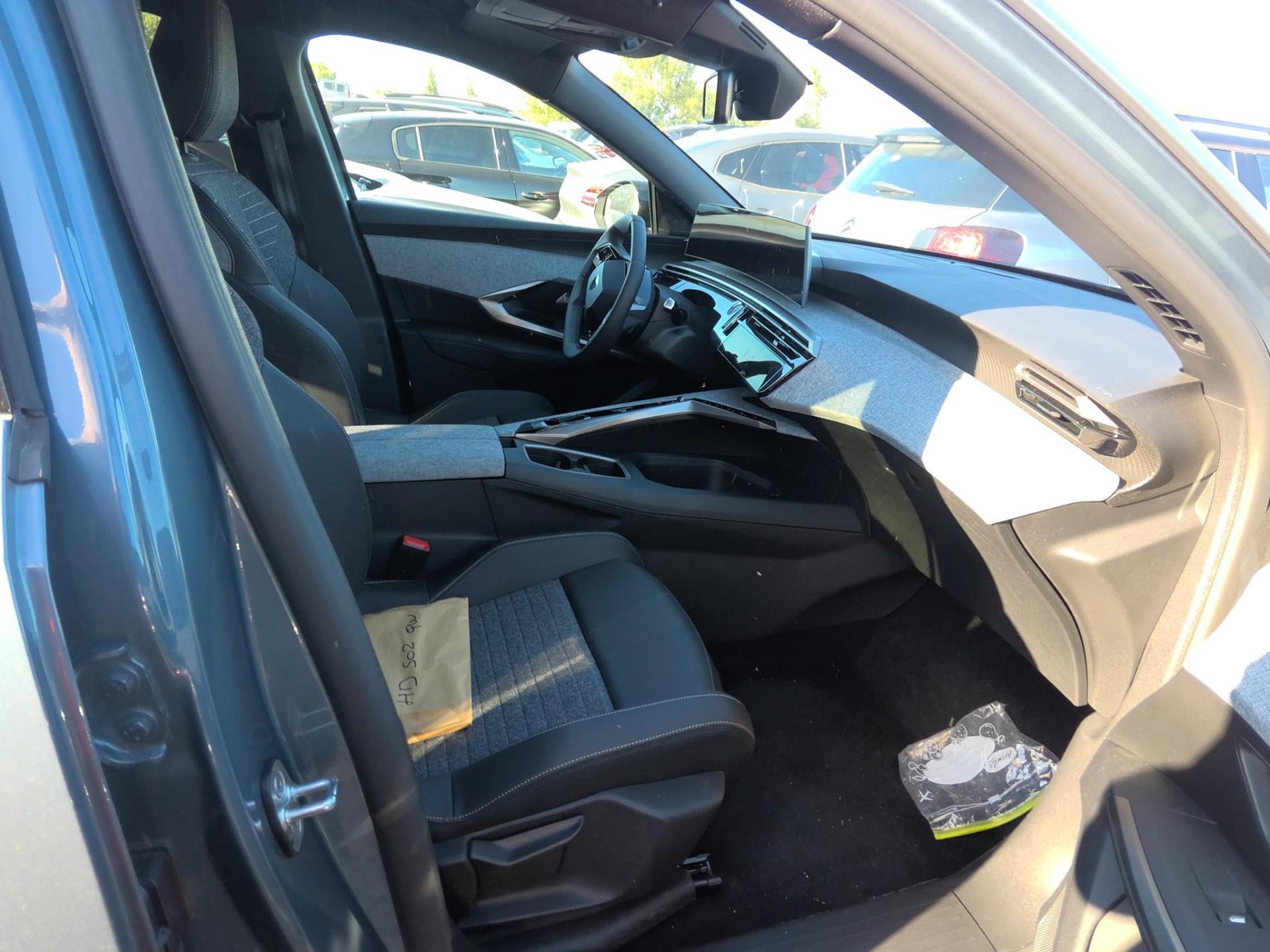 Peugeot 3008 Hybrid 145 e-DCS6 Allure 2025