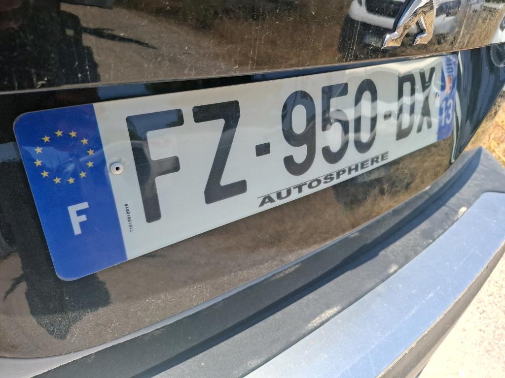 Peugeot 2008 BlueHDi 130 S&S EAT8 Active Business 2021