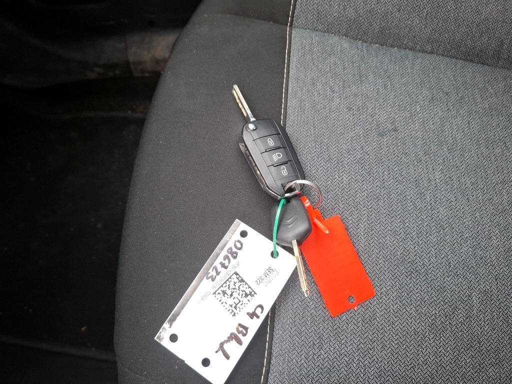 Citroen C4 SOCIETE BLUEHDI 130 S&S EAT8 FEEL NAV BUSINESS R 2024