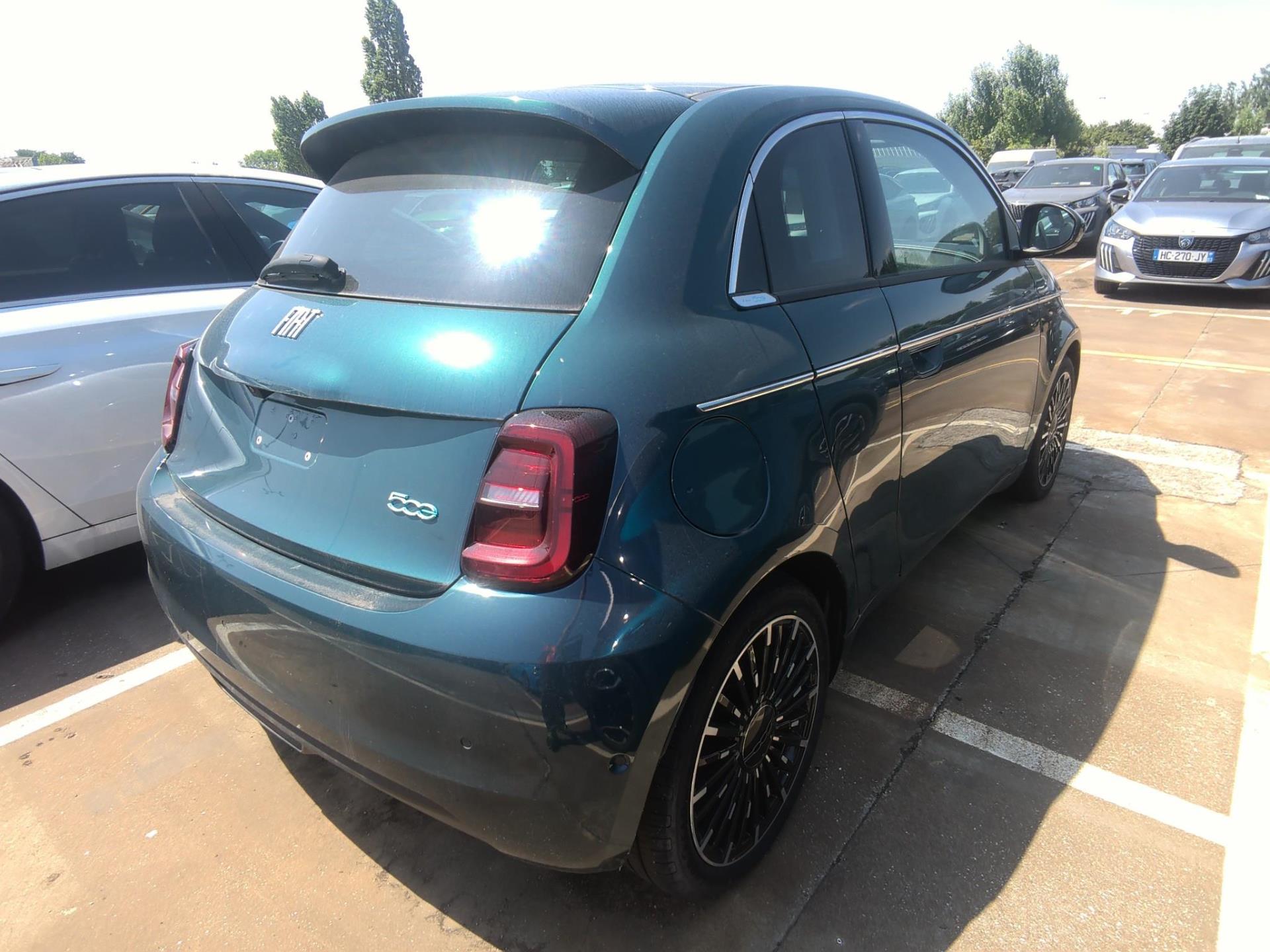 FIAT 500 3+1 e 118 ch La Prima 2023