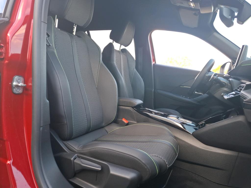 Peugeot 2008 PureTech 130 S&S EAT8 GT 2023