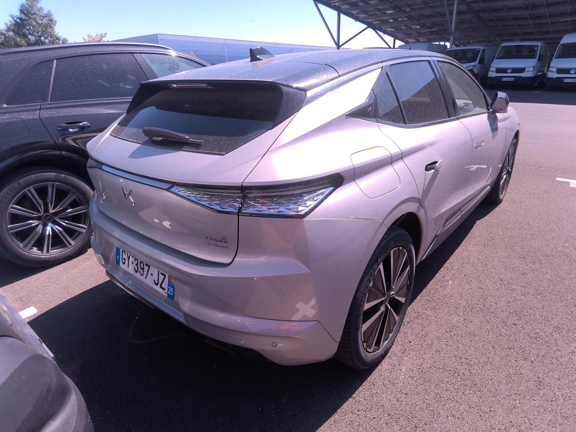 DS N°4 E-Tense Etoile - Alcantara 2024