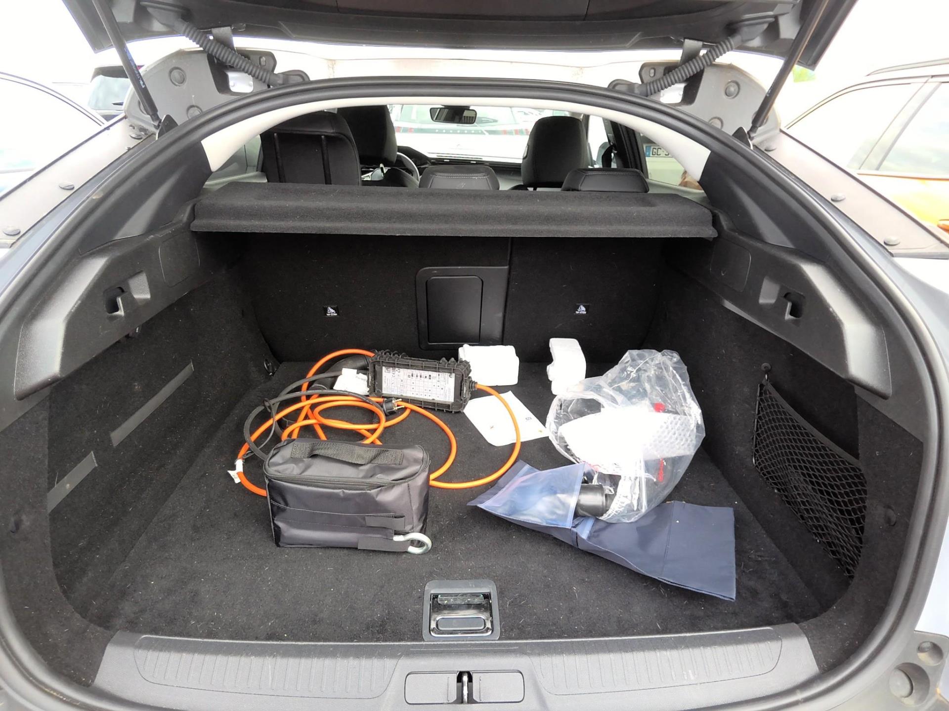 Peugeot 408 PHEV 180 e-EAT8 Allure 2024