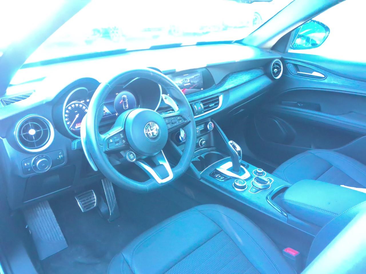Foto Alfa Romeo Stelvio 4