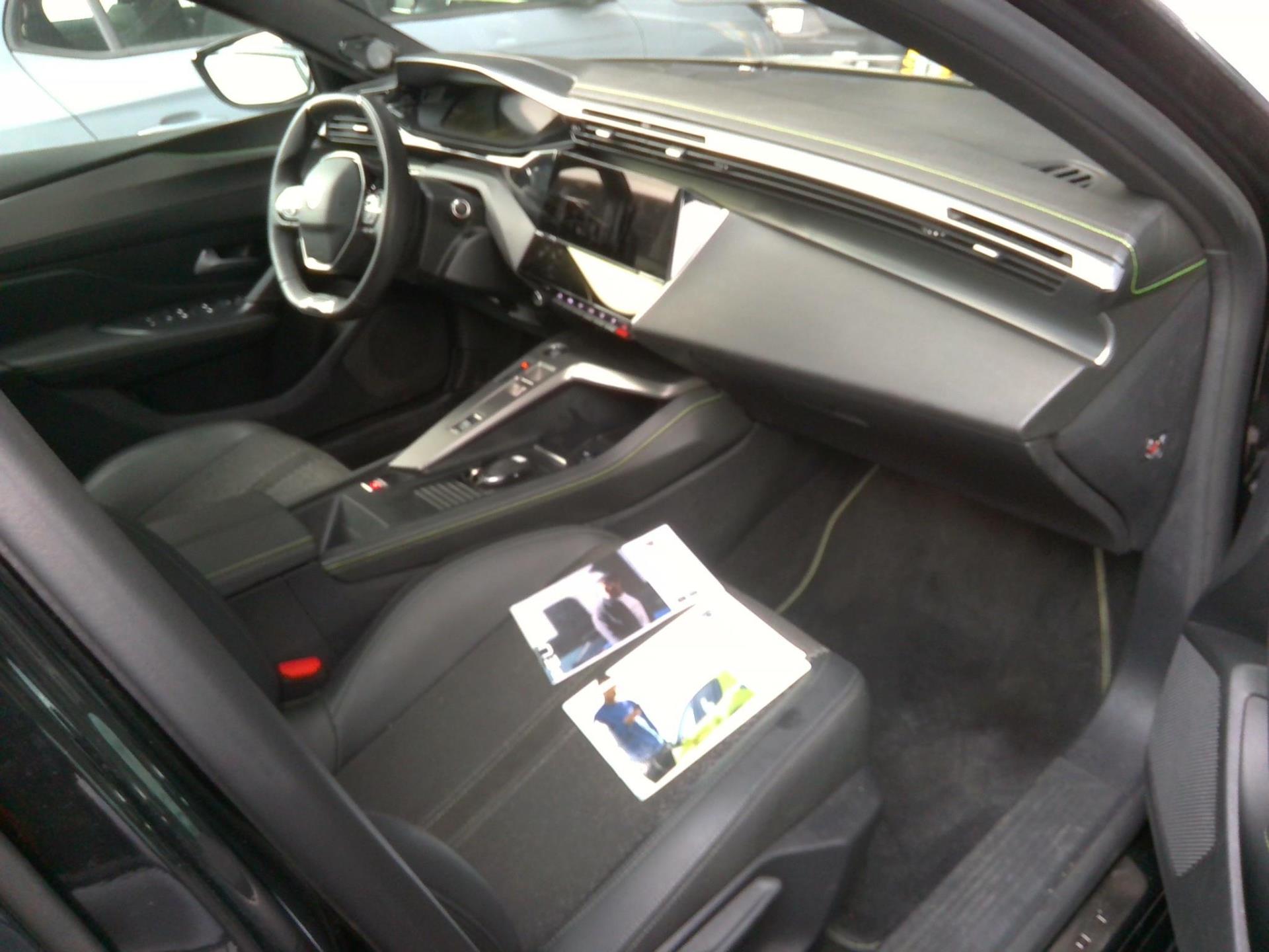 Peugeot 308 SW Hybrid 136 e-DCS6 GT 2024