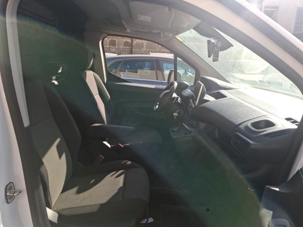 Peugeot PARTNER FOURGON STANDARD 650 KG BLUEHDI 130 S&S EAT8 ASPHALT 2020