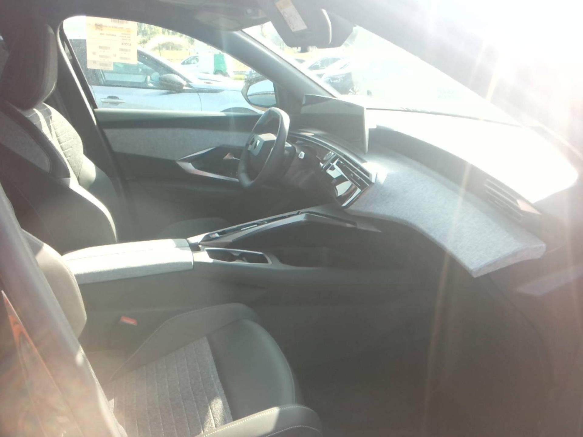 Peugeot 3008 Hybrid 136 e-DCS6 Allure 2025