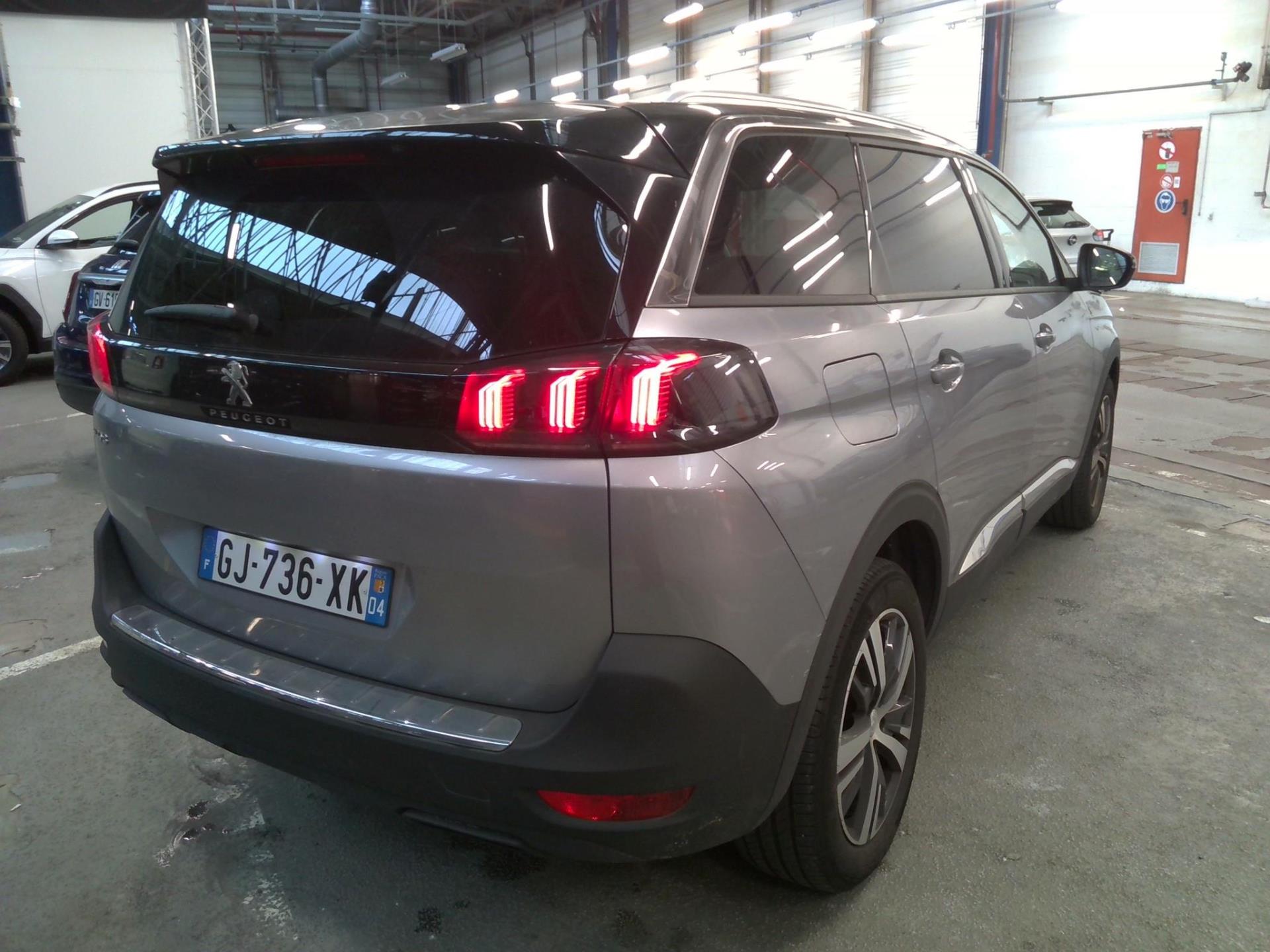 Peugeot 5008 PureTech 130ch S&S BVM6 Roadtrip 2022