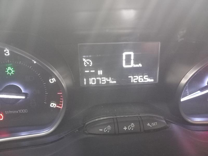 Foto Peugeot 208 XAD 5