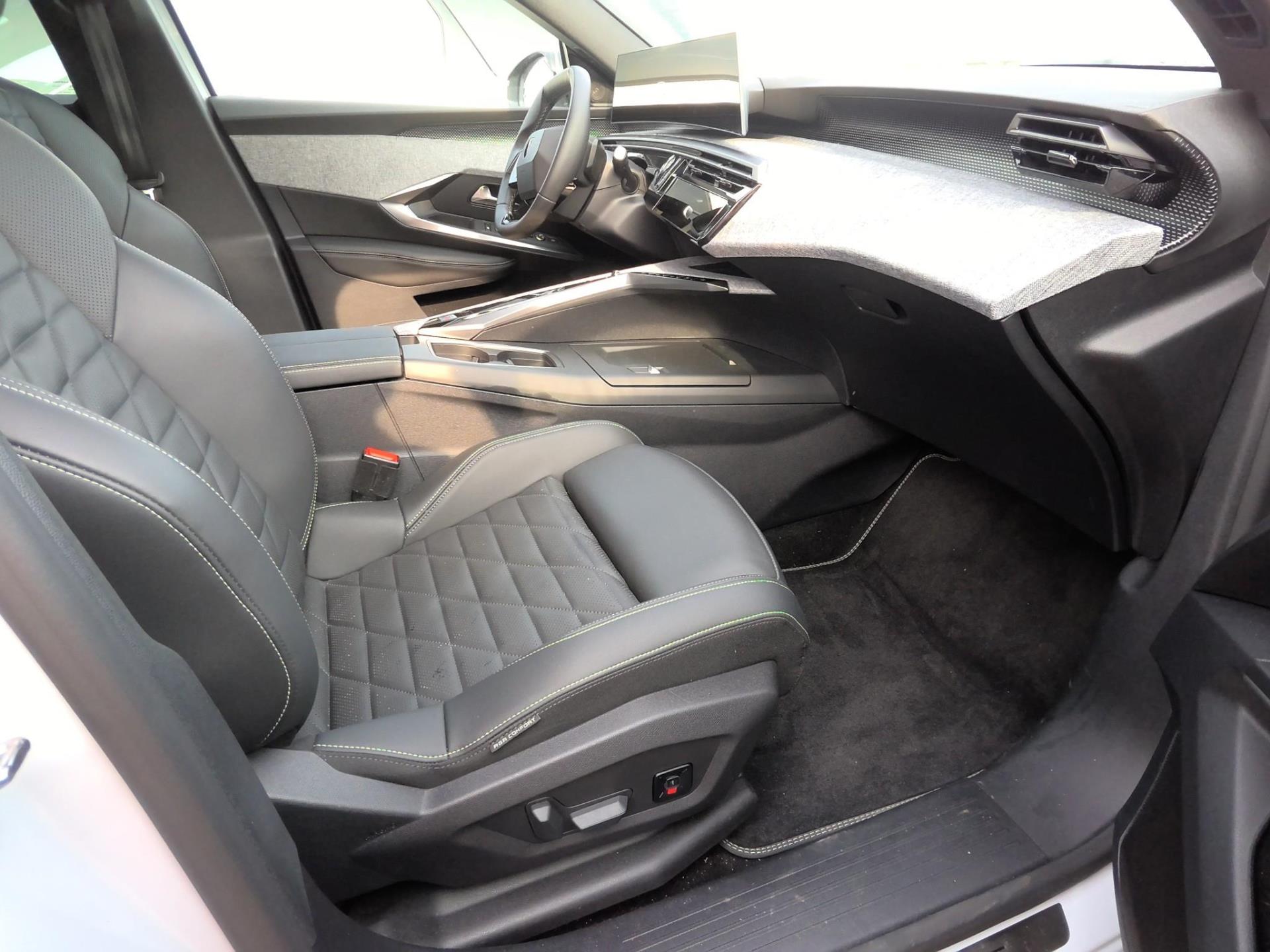 Peugeot 3008 Hybrid 136 e-DCS6 GT 2024