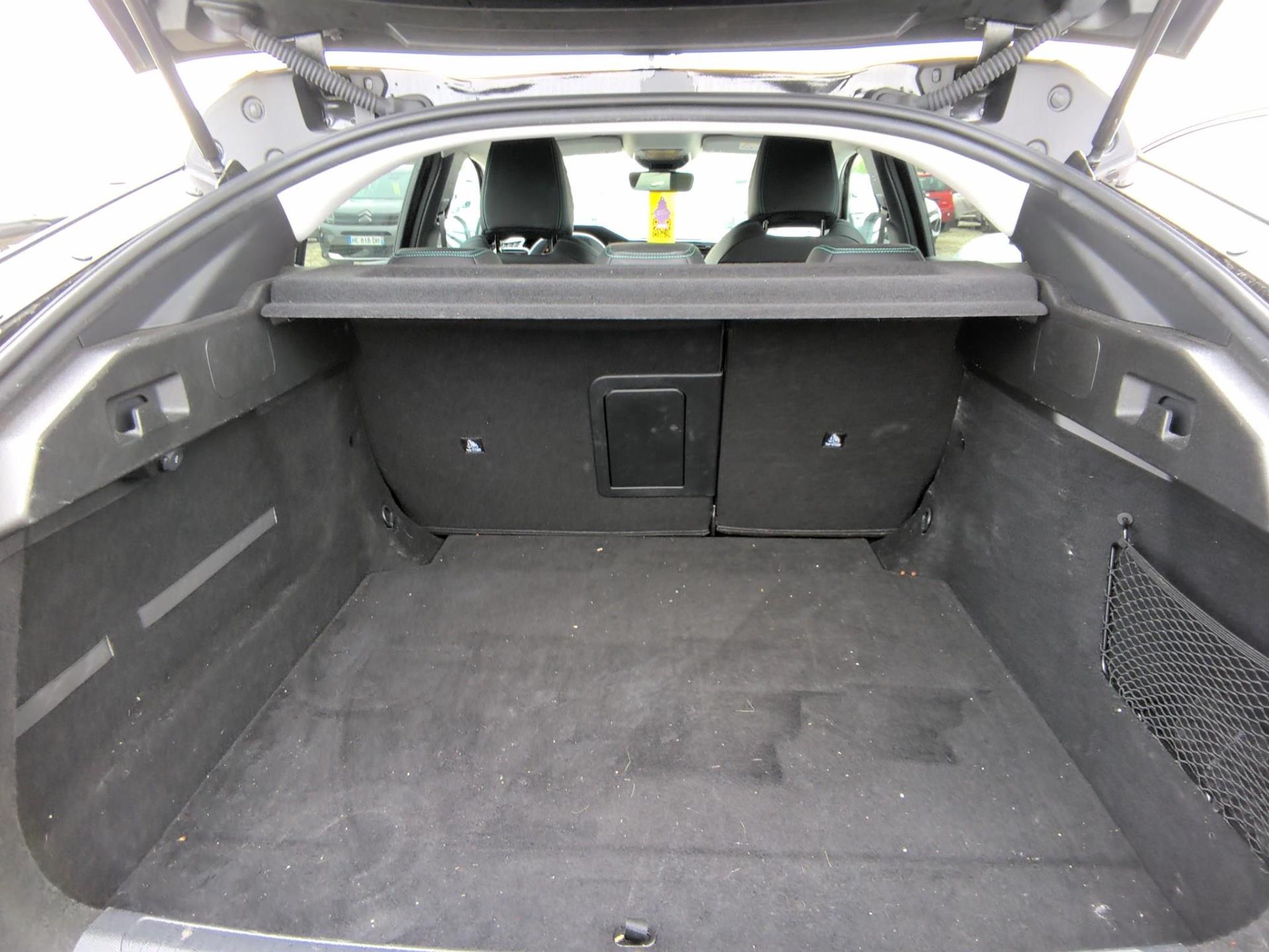 Peugeot 408 Hybrid 136 e-DCS6 Allure 2025