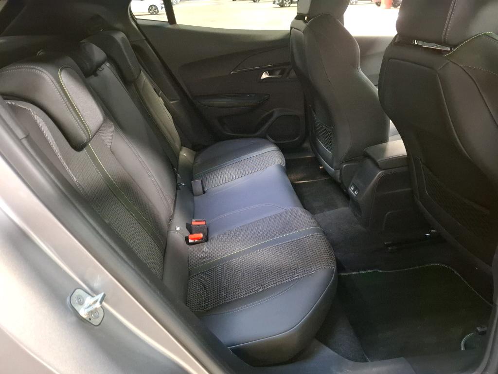 Peugeot 2008 PureTech 130 S&S EAT8 GT 2022