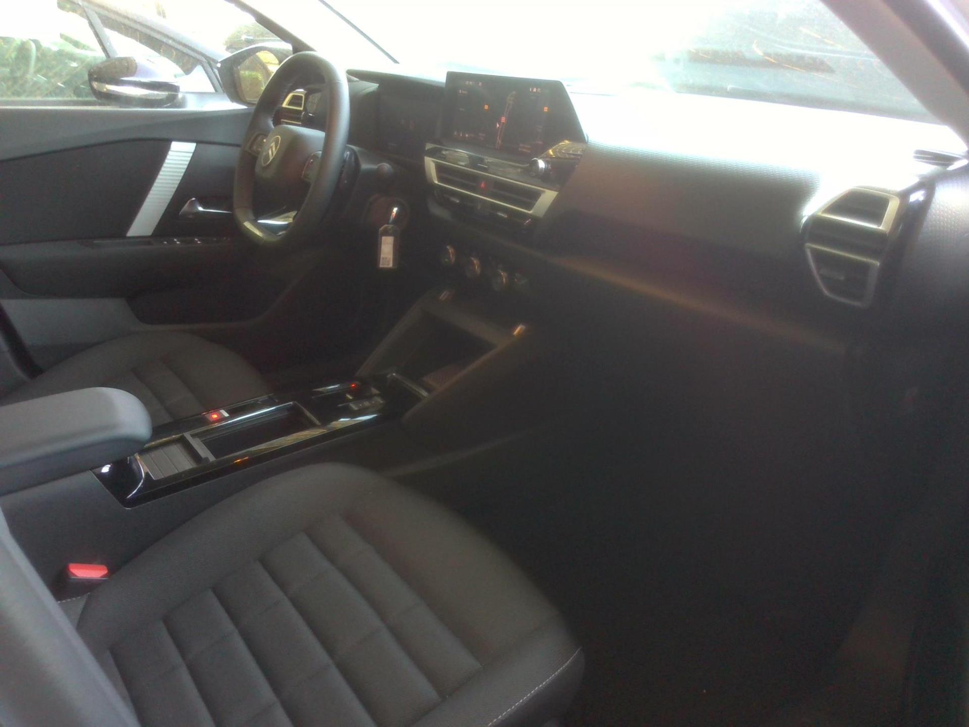 Citroen C4 X Hybride 136 e-DCS6 Plus 2025