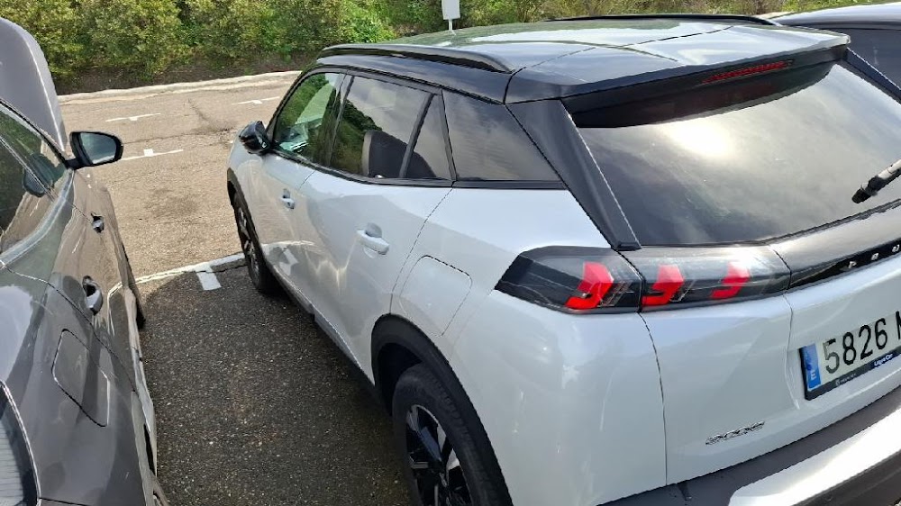 Foto Peugeot 2008 4
