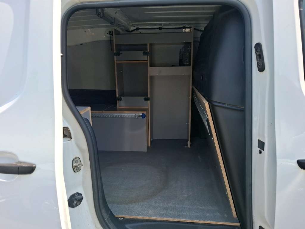 Peugeot PARTNER FOURGON STANDARD 650 KG BLUEHDI 100 S&S BVM5 PREMIUM 2021