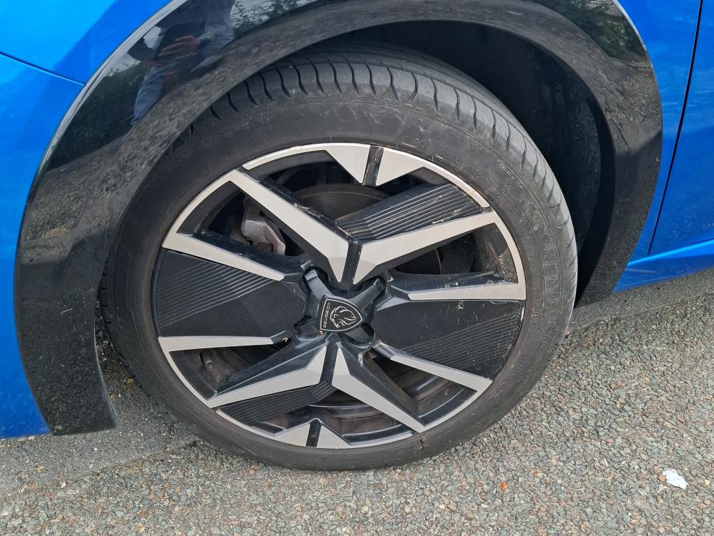 Peugeot 208 Hybrid 110 e-DCS6 GT 2025