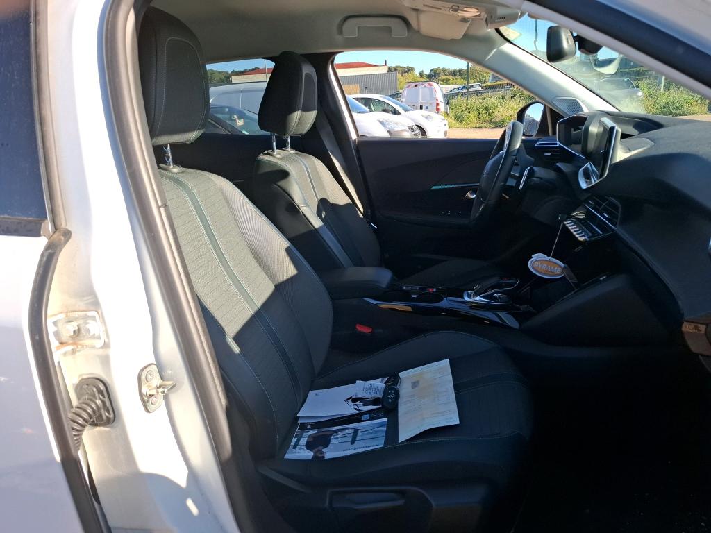 Peugeot 2008 PureTech 130 S&S EAT8 Allure Business 2021