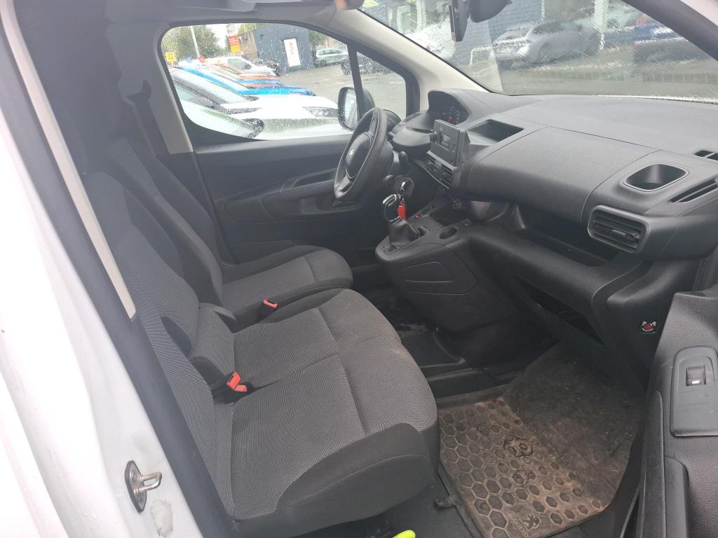 Peugeot PARTNER FOURGON STANDARD 650 KG BLUEHDI 100 S&S BVM5 PREMIUM 2021