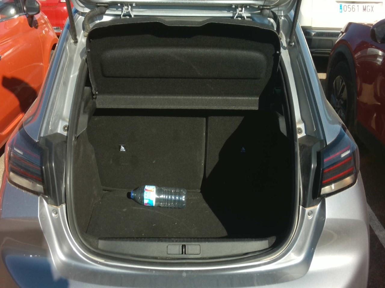 Foto Peugeot 208 8