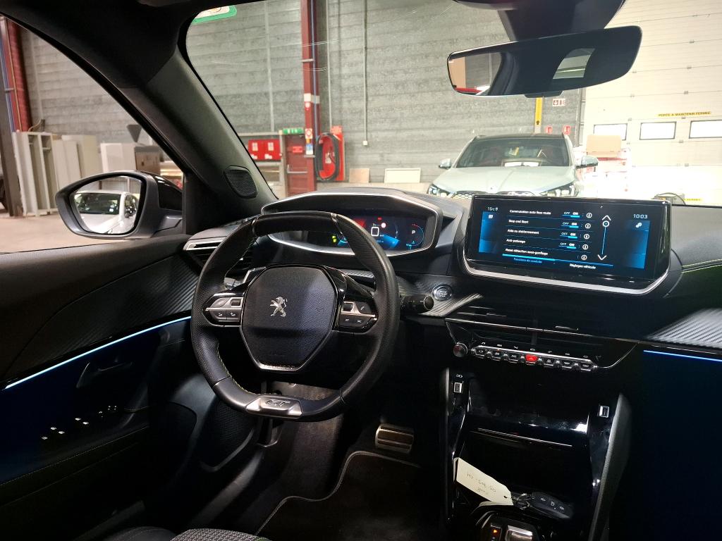 Peugeot 2008 PureTech 130 S&S EAT8 GT 2022
