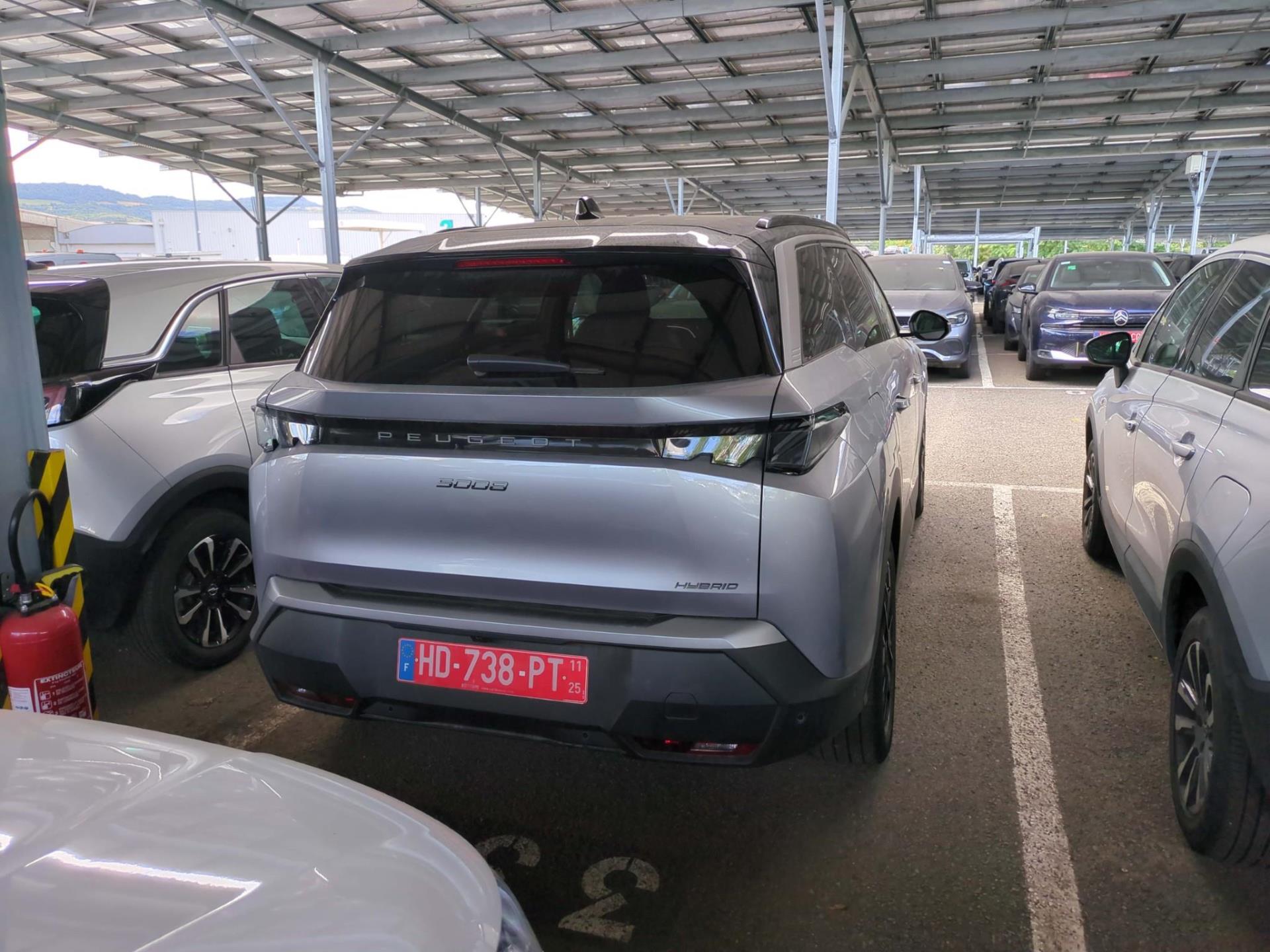 Peugeot 5008 Hybrid 145 e-DCS6 GT 2025