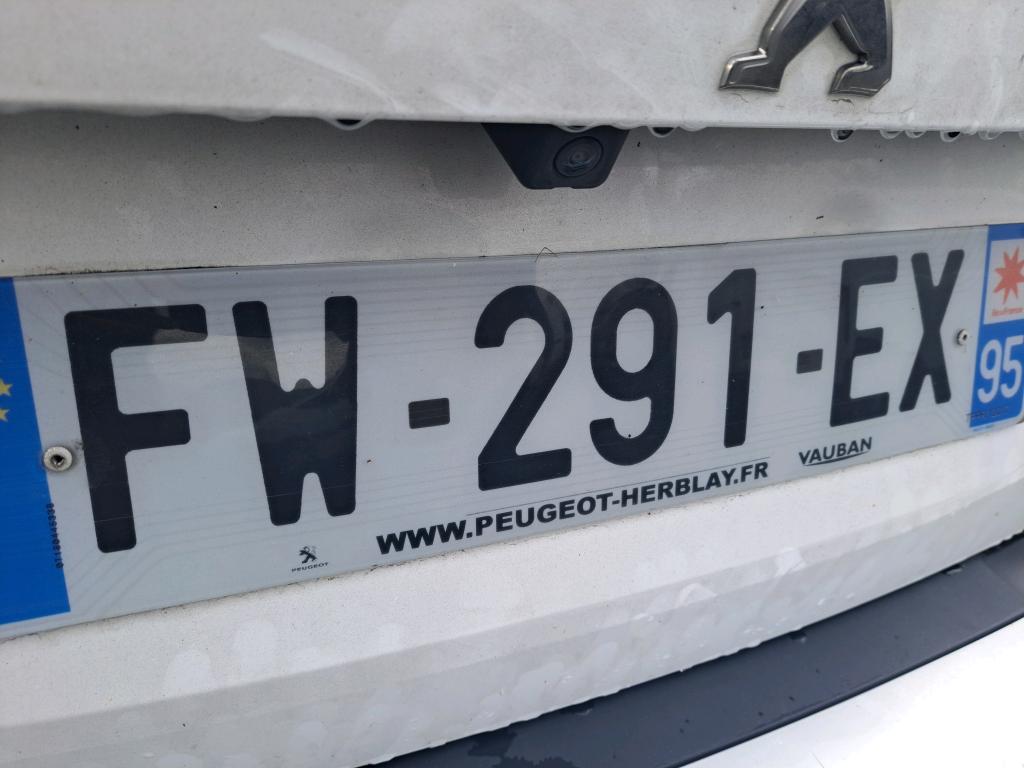 Peugeot 2008 BlueHDi 130 S&S EAT8 Allure Business 2020